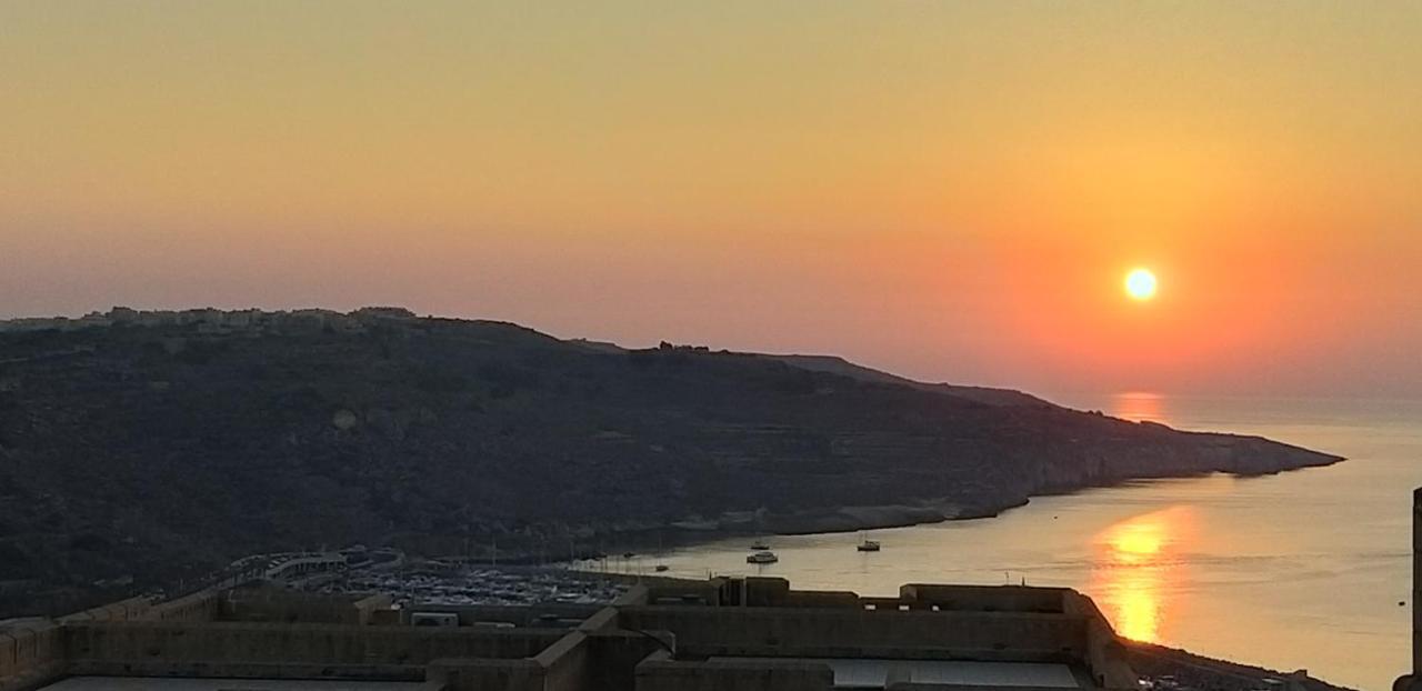 Luxury Apartment - Fort Chambray Għajnsielem Eksteriør bilde